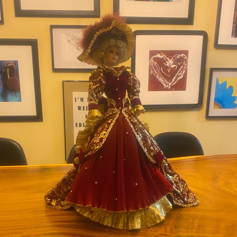 Franklin Heirloom Dolls Roslyn The Gibson Girl Christmas Heirloom Porcelain Doll